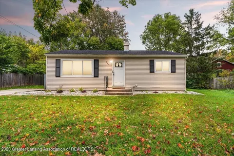 344 N Rogers St, Mason, MI 48854