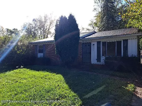 3317 Independence Ln, Lansing, MI 48911