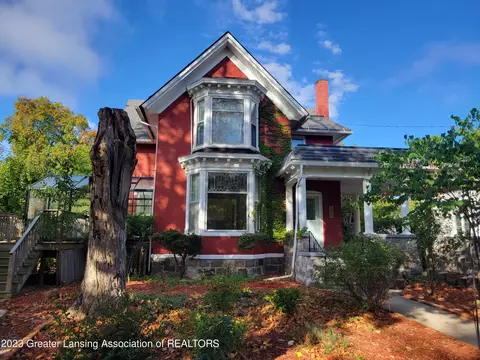 206 S Church St, Saint Johns, MI 48879