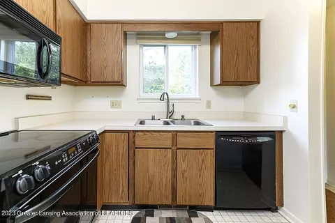 5860 Okemos Rd # 6, Haslett, MI 48840 photo 8
