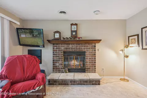 1111 E Geneva, Dewitt, MI 48820 photo 7
