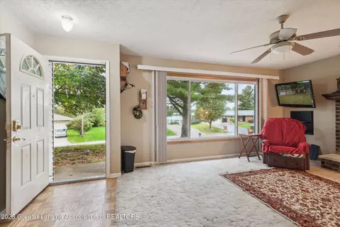 1111 E Geneva, Dewitt, MI 48820 photo 5