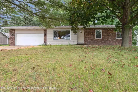 1111 E Geneva, Dewitt, MI 48820