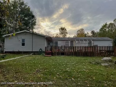 13853 S Cork Rd, Perry, MI 48872