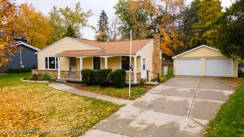 5898 Bayonne Ave, Haslett, MI 48840