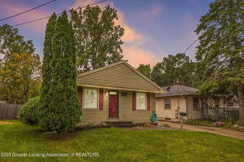 322 E Willard Ave, Lansing, MI 48910