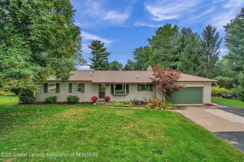 703 Piper Rd, Haslett, MI 48840