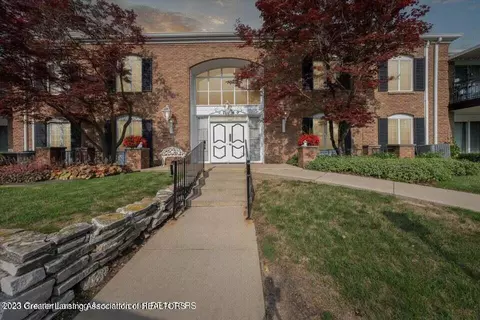 1740 Wellington Rd #212, Lansing, MI 48910
