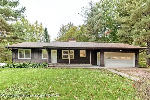 5309 Thornton Hwy, Charlotte, MI 48813