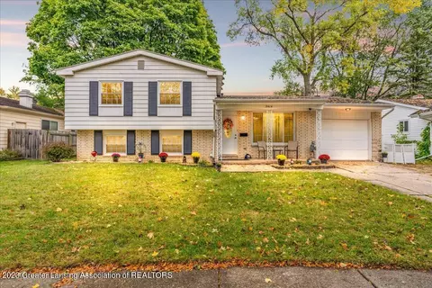 2414 Leon Ave, Lansing, MI 48906