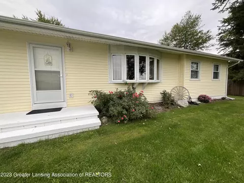 7601 S Cochran Rd, Olivet, MI 49076