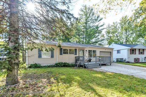 3011 Glenbrook Dr, Lansing, MI 48911