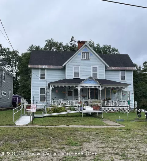 6107 River St, Indian River, MI 49749