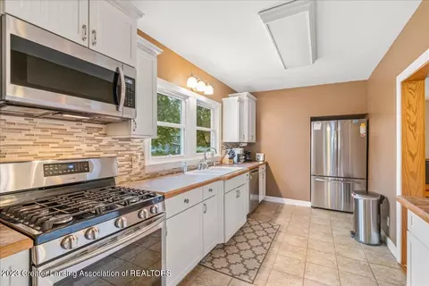 372 1st St, Sunfield, MI 48890 photo 11