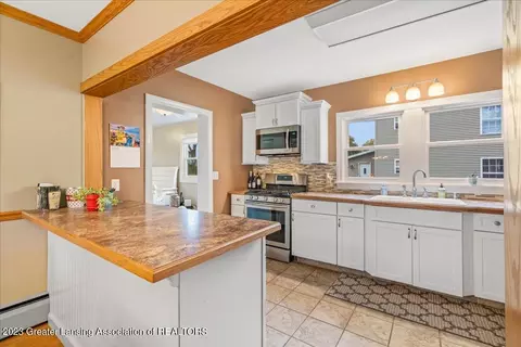 372 1st St, Sunfield, MI 48890 photo 10