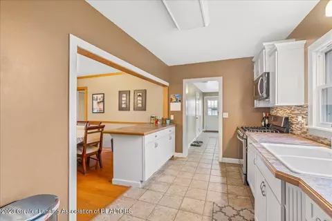 372 1st St, Sunfield, MI 48890 photo 9