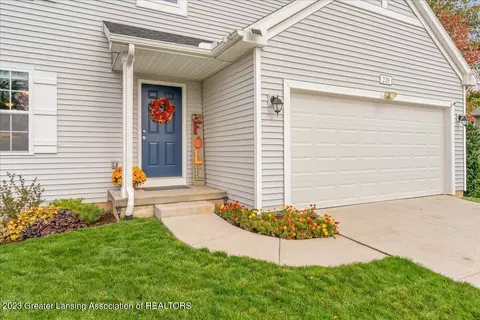 239 Noleigh Ln, Dewitt, MI 48820 photo 6