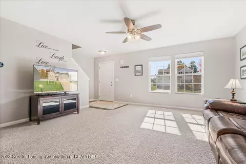 239 Noleigh Ln, Dewitt, MI 48820 photo 10