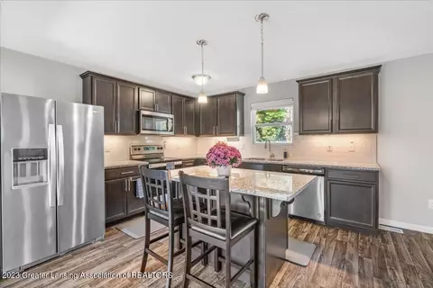 239 Noleigh Ln, Dewitt, MI 48820 photo 11