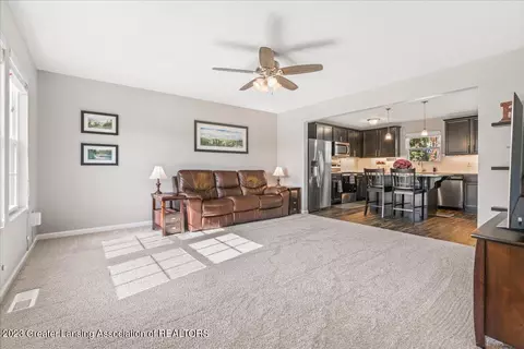 239 Noleigh Ln, Dewitt, MI 48820 photo 9