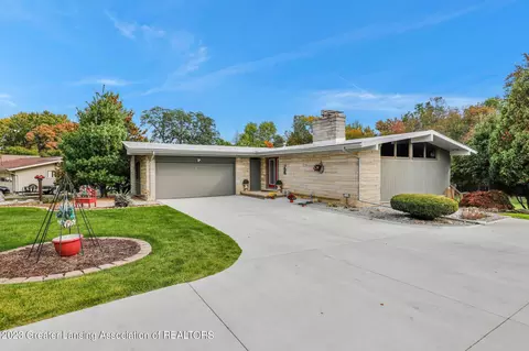11517 W River Dr, Dewitt, MI 48820 photo 2