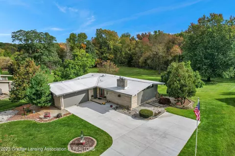11517 W River Dr, Dewitt, MI 48820