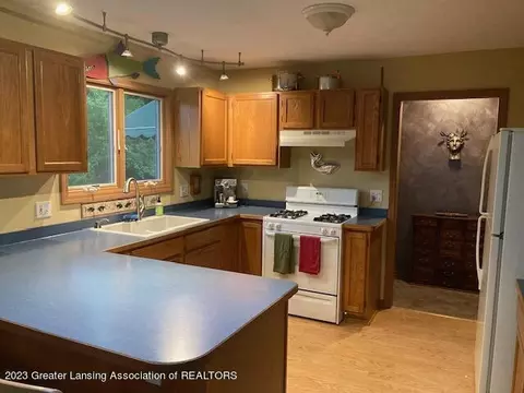 15549 Outer Dr, Bath, MI 48808 photo 10