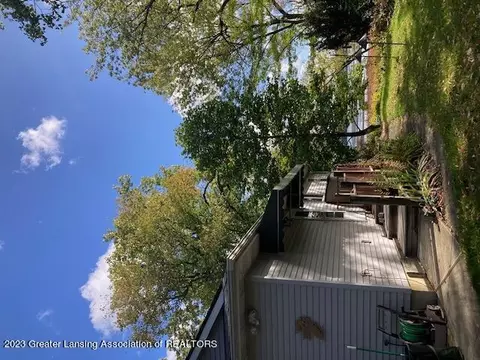 15549 Outer Dr, Bath, MI 48808
