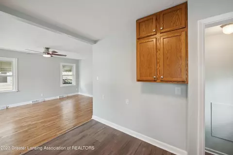 628 Kendon Dr, Lansing, MI 48910 photo 6