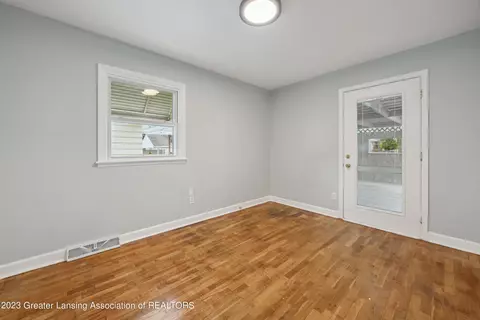 628 Kendon Dr, Lansing, MI 48910 photo 7