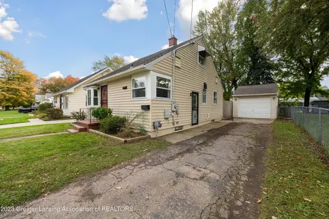 628 Kendon Dr, Lansing, MI 48910 photo 2
