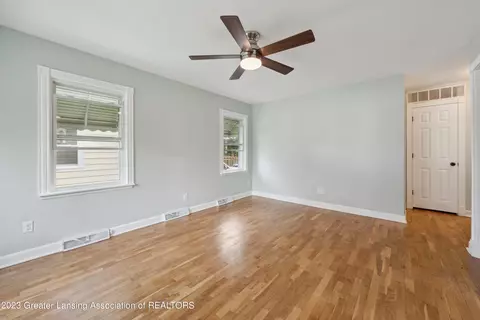 628 Kendon Dr, Lansing, MI 48910 photo 4