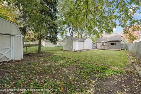 628 Kendon Dr, Lansing, MI 48910 photo 18
