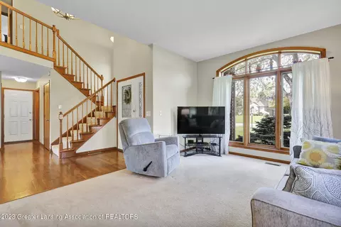 3318 E Broadmoor Dr, Lansing, MI 48906 photo 8