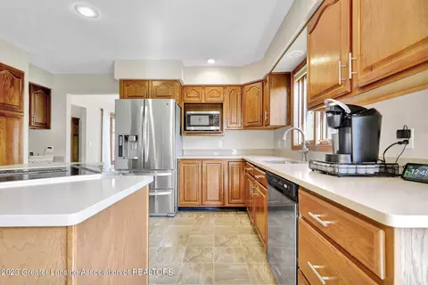 3318 E Broadmoor Dr, Lansing, MI 48906 photo 13