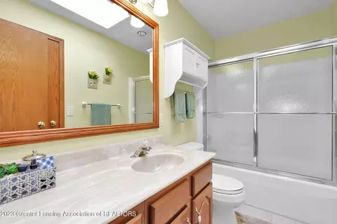 3318 E Broadmoor Dr, Lansing, MI 48906 photo 23