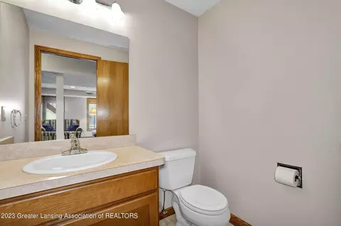 3318 E Broadmoor Dr, Lansing, MI 48906 photo 35