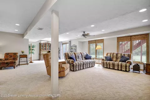 3318 E Broadmoor Dr, Lansing, MI 48906 photo 31