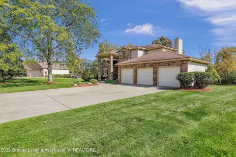 3318 E Broadmoor Dr, Lansing, MI 48906 photo 3
