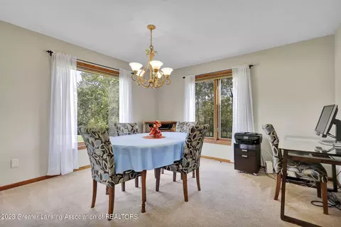 3318 E Broadmoor Dr, Lansing, MI 48906 photo 9