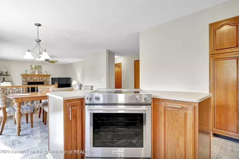 3318 E Broadmoor Dr, Lansing, MI 48906 photo 15