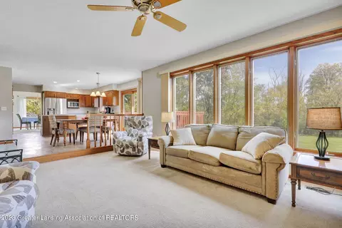 3318 E Broadmoor Dr, Lansing, MI 48906 photo 18