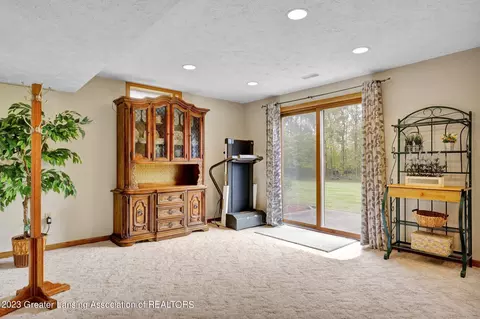 3318 E Broadmoor Dr, Lansing, MI 48906 photo 34
