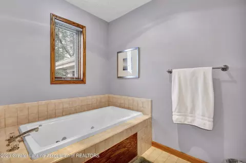 3318 E Broadmoor Dr, Lansing, MI 48906 photo 30