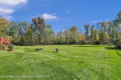 3318 E Broadmoor Dr, Lansing, MI 48906 photo 38