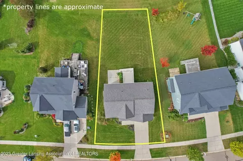 11840 Claridge Dr, Dewitt, MI 48820 photo 2