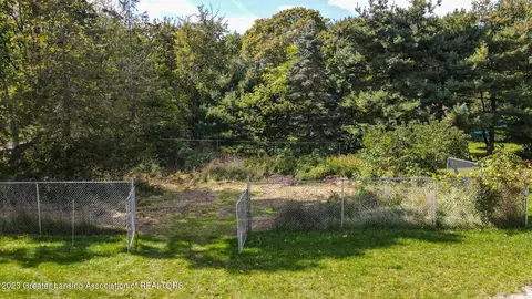 View/Area - 1824 Towner Rd, Haslett, MI 48840 photo 4 of 6