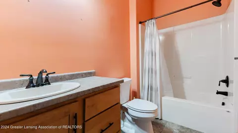 Bath - 1824 Towner Rd, Haslett, MI 48840 photo 3 of 4
