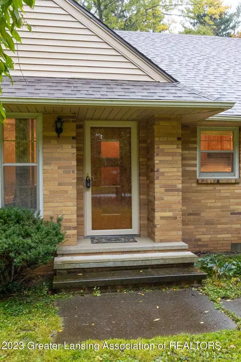 4591 Arrowhead Rd, Okemos, MI 48864 photo 3