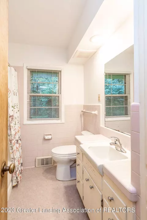 4591 Arrowhead Rd, Okemos, MI 48864 photo 19